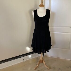 Elegant Nicole Miller Little Black Embossed Dress - Size 10
